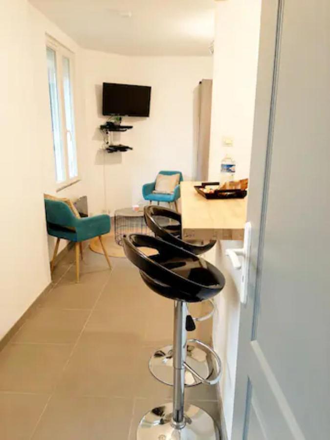 Ferienwohnung Le Petit Charmeur, Parking, Wifi, Gare Flers  Exterior foto