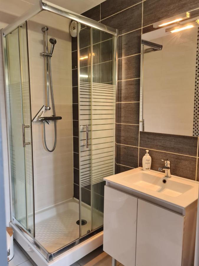 Ferienwohnung Le Petit Charmeur, Parking, Wifi, Gare Flers  Exterior foto