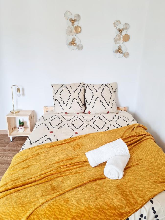 Ferienwohnung Le Petit Charmeur, Parking, Wifi, Gare Flers  Exterior foto