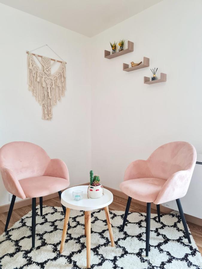 Ferienwohnung Le Petit Charmeur, Parking, Wifi, Gare Flers  Exterior foto